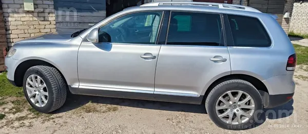 Volkswagen Touareg - 1