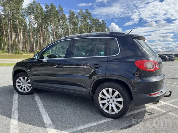 Volkswagen Продаётся VW Tiguan 2010 года, 2.0 дизель, автомат