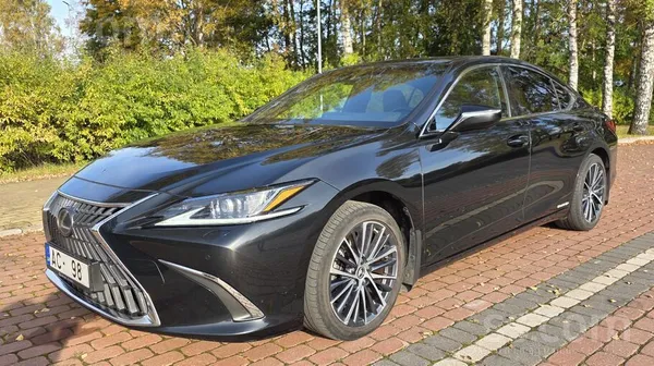 Pārdod Lexus Es300H Limited Edition
Auto iegādāts jauns pie oficiālā Lexus