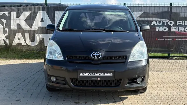 Toyota Toyota Corolla Verso labā tehniskā un vizuālā stāv