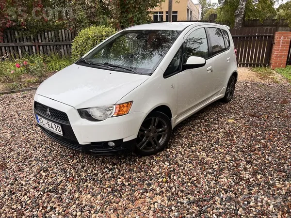 Mitsubishi Pārdod Mitshubishi colt, 2010 gada.