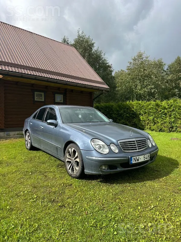Mercedes E220 - 1