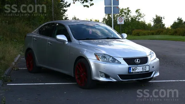 Lexus Pārdodu lexus is220d. 