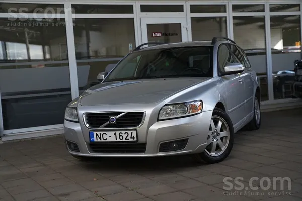 Volvo V50 - 1
