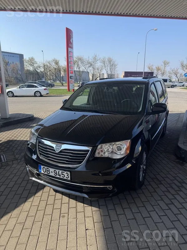 Lancia Voyager 2.8 Crd, 130 kW, automāts, 7 vietas, Stow’N’Go. 

Pārdodu k