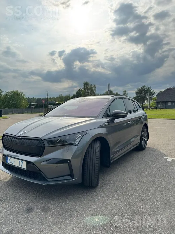 Skoda Enyaq iV 2022, Automāts, Hečbeks, Pelēks — Latvijā