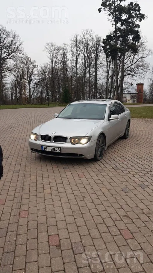 Tirgojas labs auto ar svaigu skati. Uzlikts jauns akulumators, jaunas ziemas