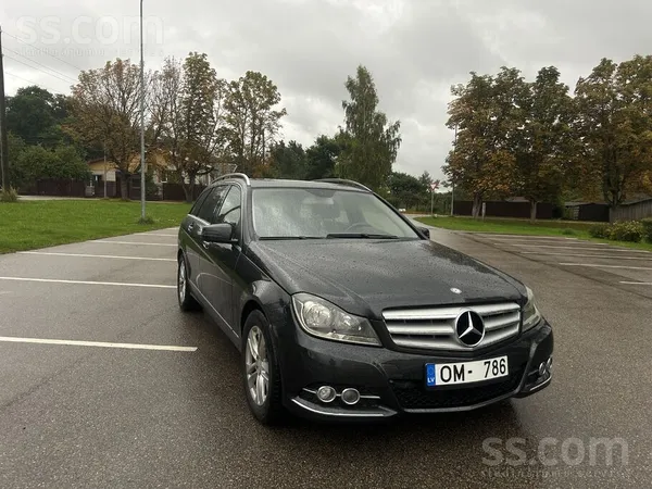 Mercedes Pārdodu Mercedes Benz C180. Auto ļoti laba gan teh