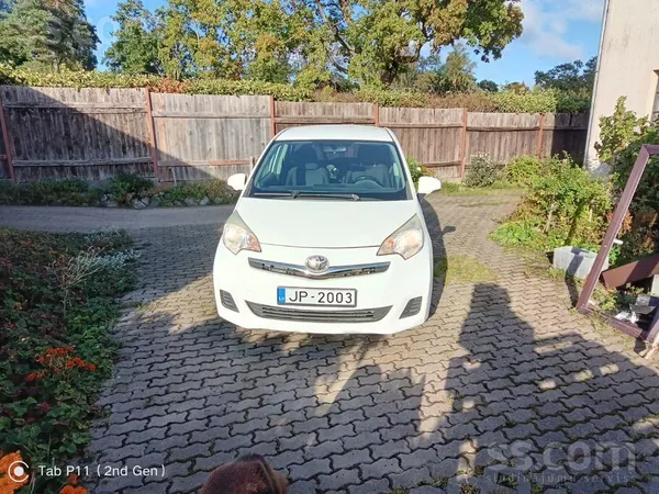 Neliels pilsētas auto. Viegli vadāms, automāts (variators), elektriskā stūre