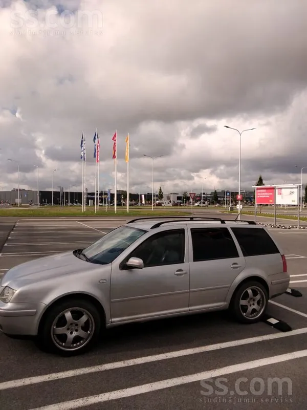 Volkswagen Продаю автомобиль.