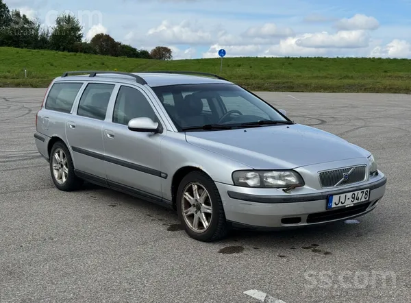 Volvo Pārdodu darba mašīnu Volvo V70, 2.4 dīzelis, 120 k