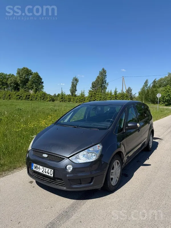Ford Labā stāvoklī, ietilpīgs un ekonomisks. Pēc tehnis