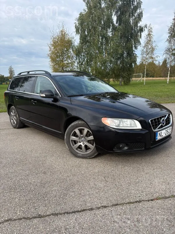 Pārdod Volvo V70, 2.0 D3 5 cilindru dzinēju.