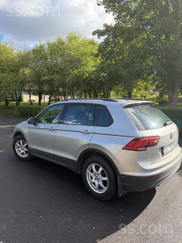 Pārdodu Latvijā iegādātu VW Tiguan. Viens īpašnieks, automašīna pirkta jauna