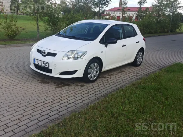 Toyota Pārdodu ekonomisku Toyota Auris, 1.4 d4d dīzeļa dz