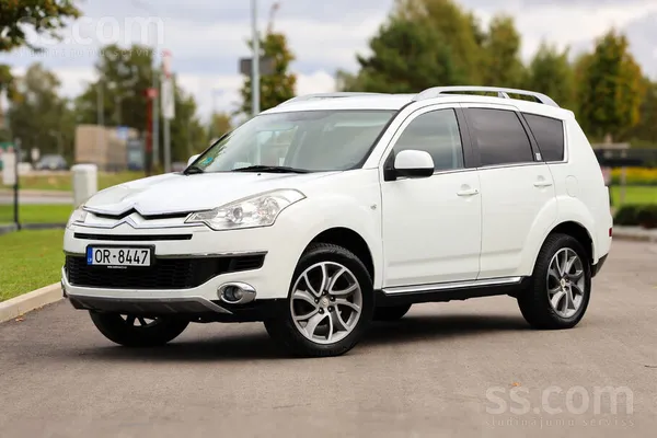 Citroen C-Crosser 2010, 2.4 benzīns, Automāts, SUV/Apvidus, Balts — Latvijā