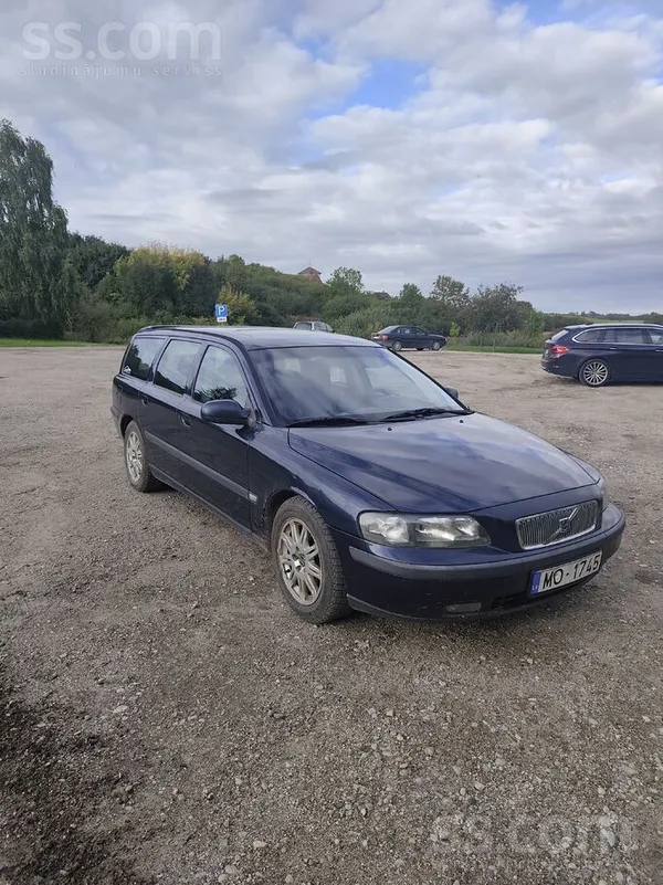 Volvo Mainu/pārdodu Volvo v70 2.3T 184kw benzīns/gāze. I