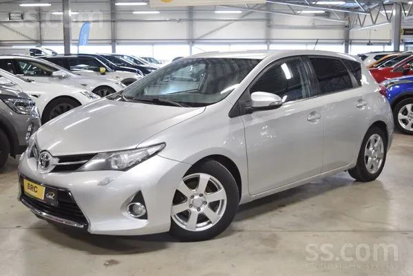 Toyota Toyota Auris M/t. 2013. gada. 1.4l dīzelis, 66 Kw 
