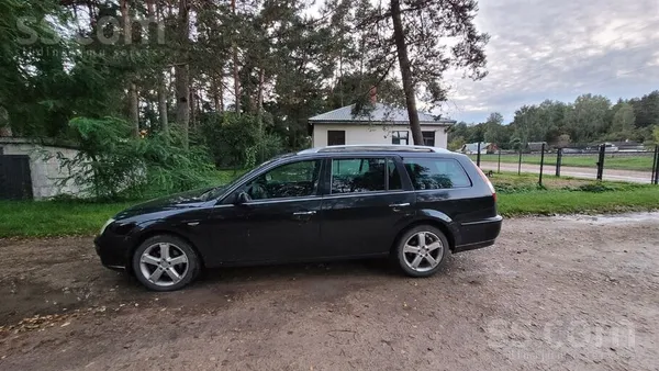 Ford Pārdod Ford Mondeo - ietilpīgu un ekonomisku auto.