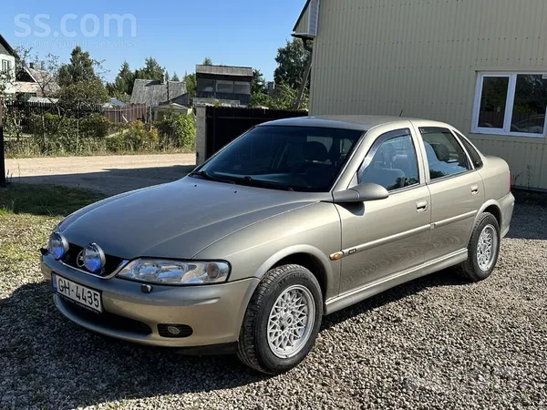 Opel Labā tehniskā un vizuālā stāvoklī. 2.0 gāze-benzīn