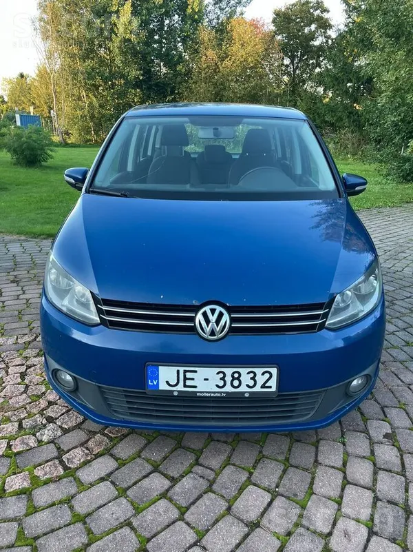 Volkswagen Touran - 1