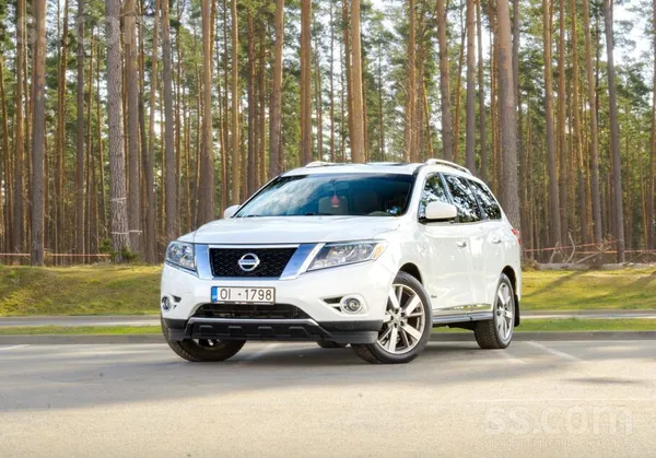 Nissan Nissan Pathfinder 7 Sēdvietas 2.5l hibrīds. 172kw