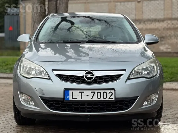 Opel Pārdodu Opel astra 2010 gada 1.7 dizels.
