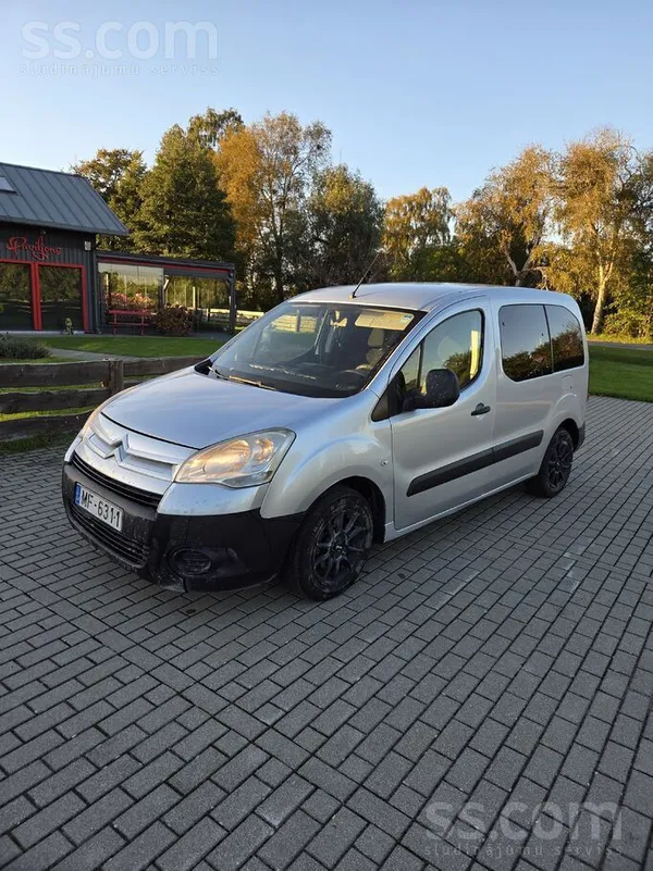 Pārdodu ļoti ekonomisku darba auto. 1.6hdi dzinējs, 5 ātrumu mehānika. Zobik