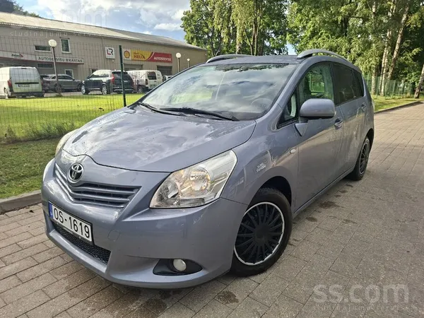 Toyota Verso - 1