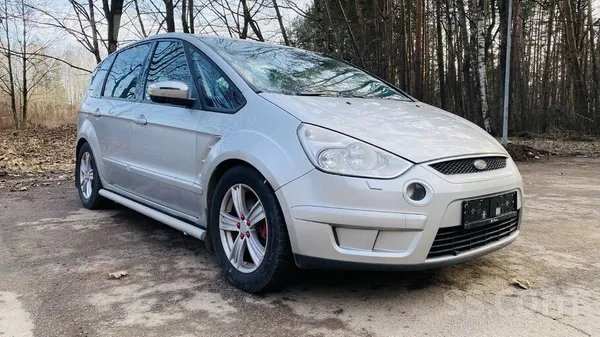 Ford Teicāmā stavokļī. Jauna zobsīksna un eļļa. 