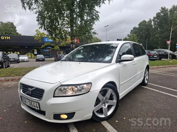 Volvo Pardodu Volvo V50 2008 gads 2.0d auto laba stavokl