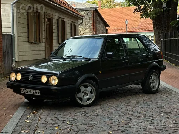 Volkswagen Golf 2 - 1