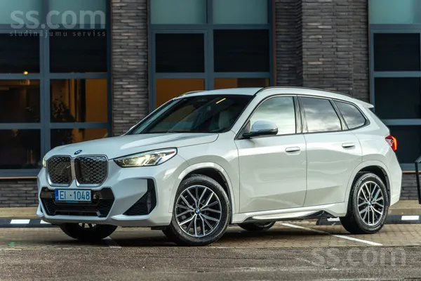BMW iX1 eDrive20 M Sport I Harman Kardon I Adaptive M I 2025
Ekii I Carve