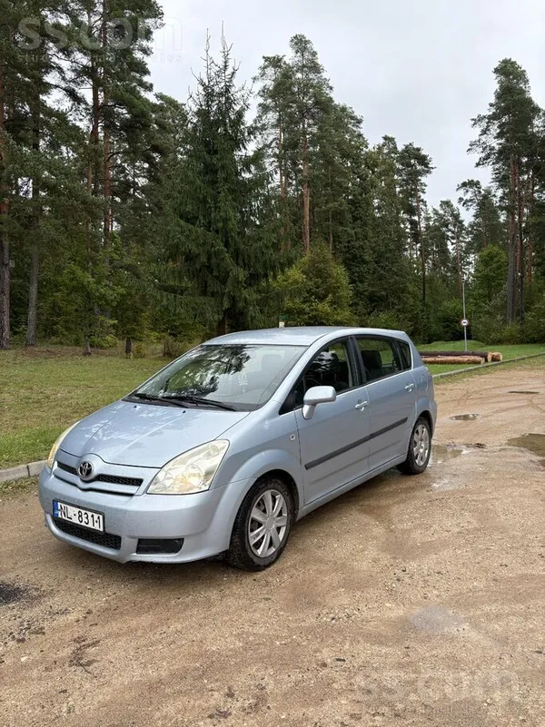Toyota Automašīna labā tehniskā stāvoklī. Android magneto