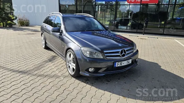 Mercedes C320 - 1
