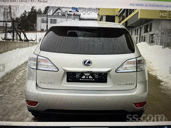 Lexus Sakarā ar jauna auto iegādi tiek pārdots uzticams 