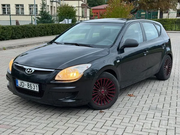 Hyundai Pārdodu ekonomisku un uzticamu auto, 1.6L dīzeļdzi