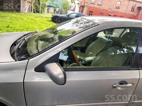 Renault Pārdodu savu lagunu, rezerves daļām. vēlams rakstī