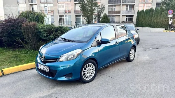 Продаю Toyota Yaris, 2012 г. , 1.3 бензин, автомат 6-ступ. , хэтчбек, зелены