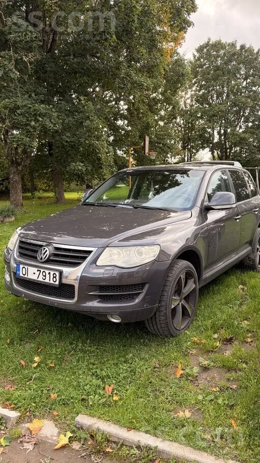 Volkswagen Touareg - 1