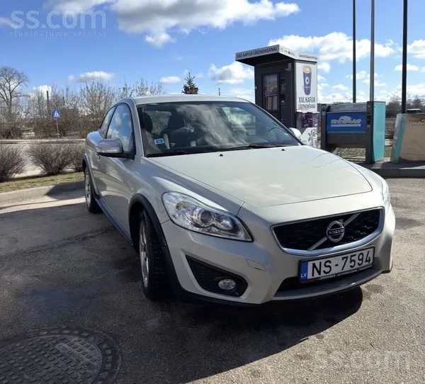 Volvo Продаю Volvo С30 , 2012 года. 