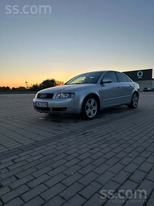 Auto ar jaunu tehnisko apskati. Ir vizuāli defekti, kas redzami fotogrāfijās