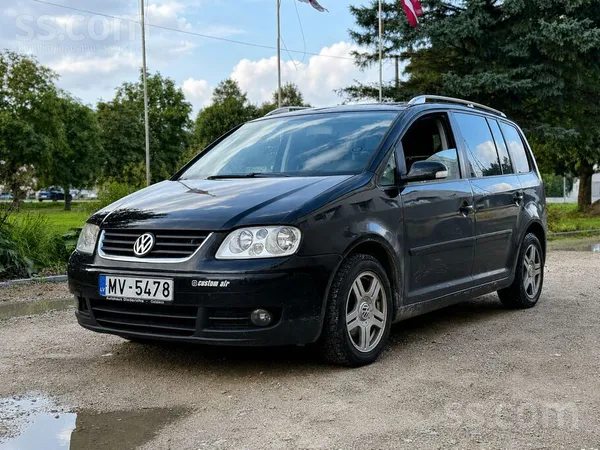 Volkswagen Uzņēmums pārdot VW Touran 2.0 dīzeli ar automātisk