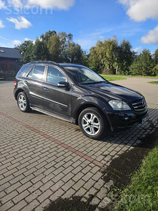 Mercedes Pārdodu ML, 165kw dzinējs. Auto darba kārtībā, bet