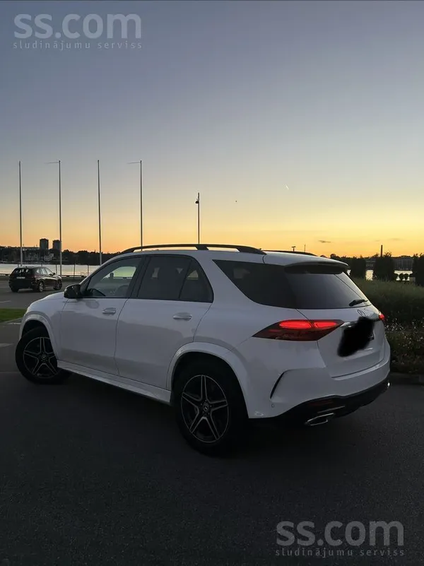 Mercedes-Benz Gle 300d 4Matic, 2024. gada modelis. 269 ZS + 20 ZS elektromot