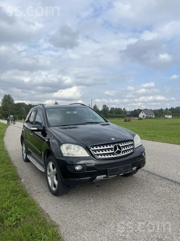 Pārdodu Mercedes-Benz ML 350 (2005)
Uzticams un jaudīgs Suv – ideāli gan ik