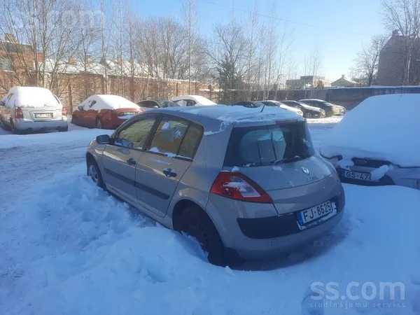 Pārdodu auto lietošanas kārtībā, tehniskā apskate beigusies.