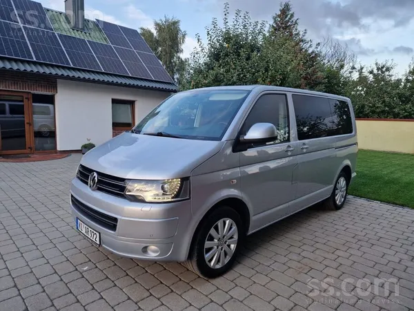 Volkswagen Automašīna no Vācijas, ļoti glīts Multivan