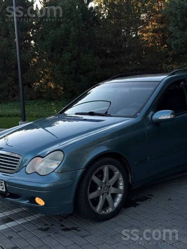Pārdodu Mercedes benz pakaļpiedziņas C220 W203 universāli ar 2.2cdi 105kw dz