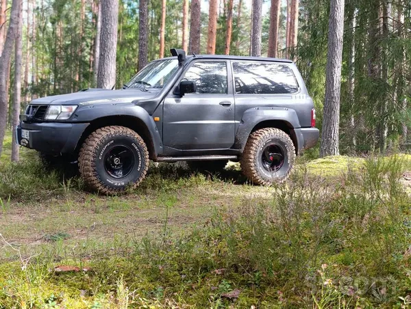 Nissan Patrol 1999, 3.0D dīzelis, Manuāls, SUV/Apvidus, Pelēks — Latvijā